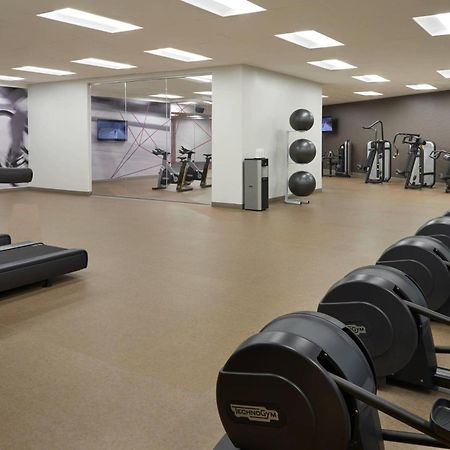 Toronto Marriott City Centre Hotel Екстериор снимка