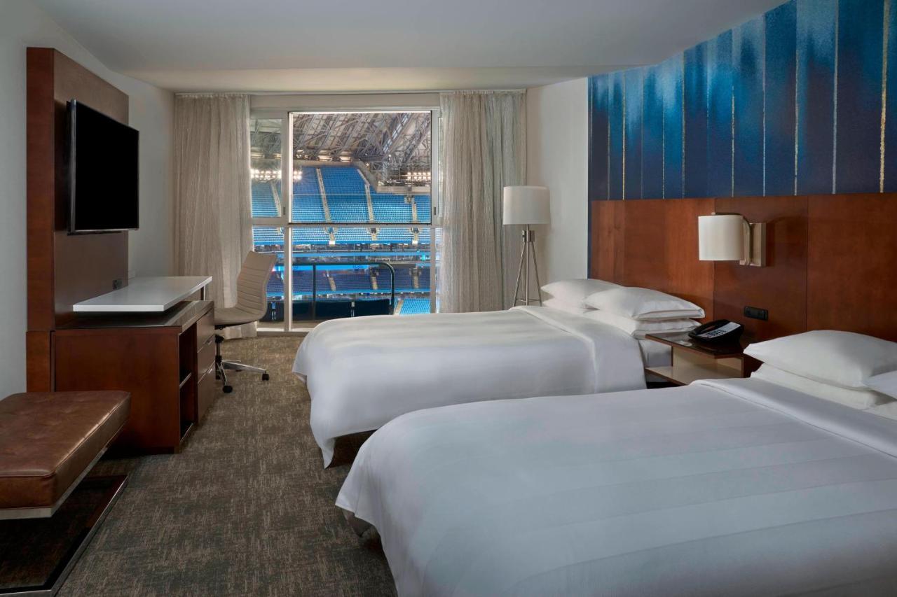 Toronto Marriott City Centre Hotel Екстериор снимка