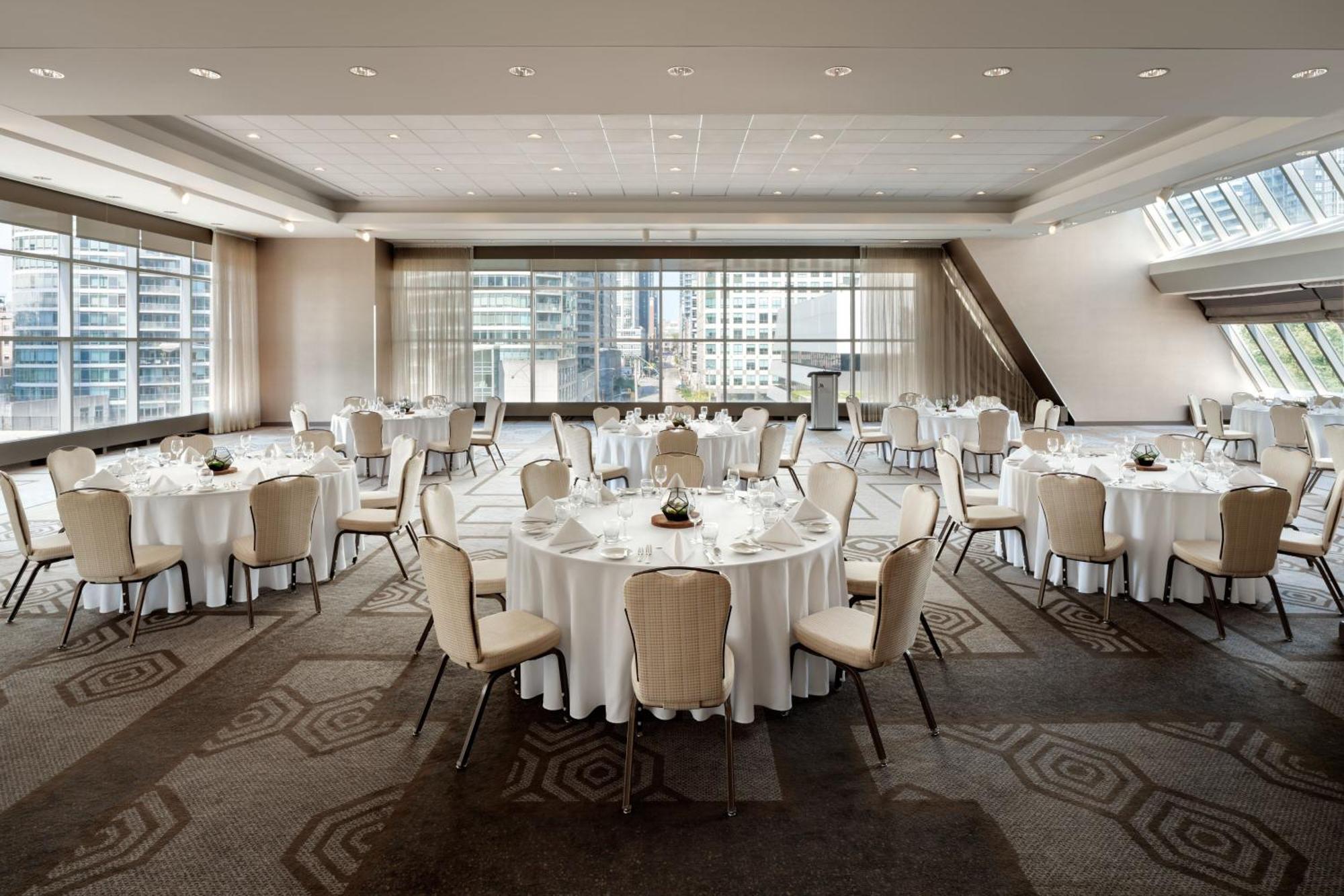 Toronto Marriott City Centre Hotel Екстериор снимка